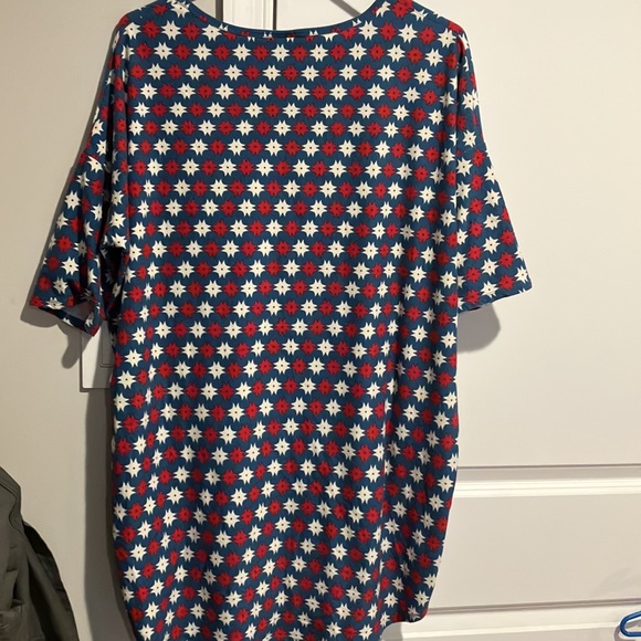 LuLaRoe Pattern Oversized Shirt - Picture 5 of 6